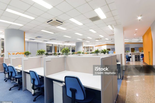 office-moving-istockphoto-178534029